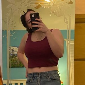 Cropped maroon tank top